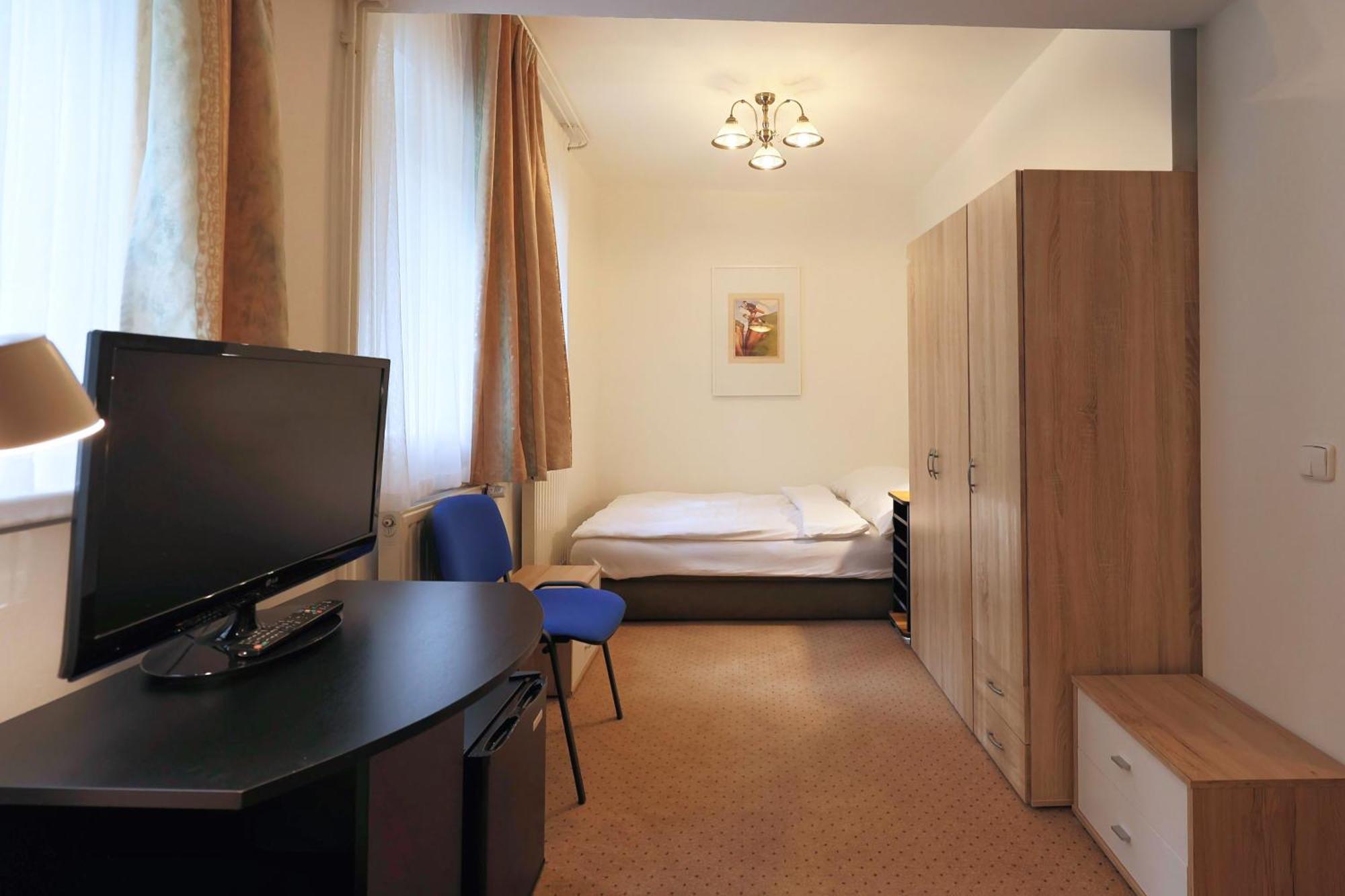 Pension U Golfu Cihelny Карловы Вары Экстерьер фото